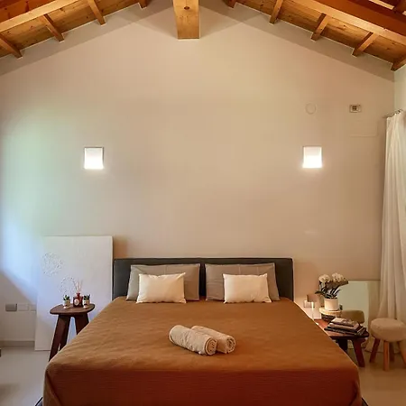 לינה וארוחת בוקר Lunaria Casa